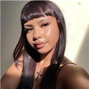 studentessa offre lezioni di italiano per stranieri